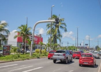 Roubo de cabos de semáforos causa pr Crédito: Lucas Lins/Divulgação