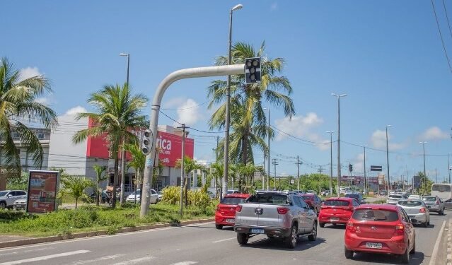 Roubo de cabos de semáforos causa pr Crédito: Lucas Lins/Divulgação