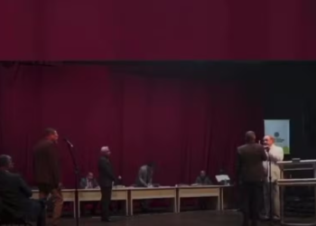 Vereador pediu 'um minuto de silêncio' em homenagem a guarda municipal suspeito de feminicídio — Foto: Reprodução/Câmara Municipal de Feira de Santana