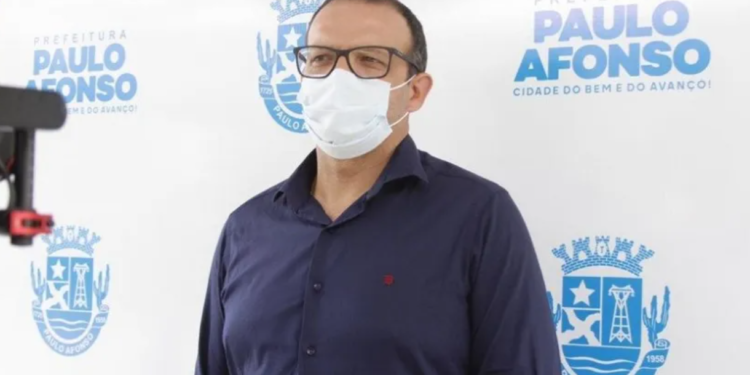 Empresa de Adonel Gomes Júnior, que teve cargo na prefeitura por 7 anos, ficou com dois contratos - Foto: Reprodução | Redes Sociais