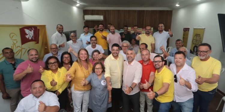 Murilo Franca filia-se ao PSB como pré-candidato na Prefeitura