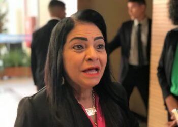 Prefeita de Lauro de Freitas, Moema Gramacho (PT) está chegando ao fim de seu mandato e ainda não definiu sucessor - Foto: Cassio Moreira | Ag. A TARDE