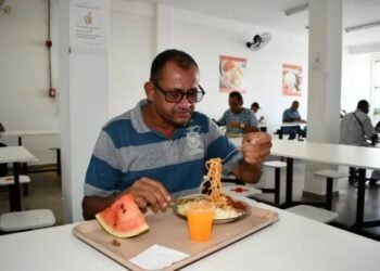 Restaurante atende 1,2 mil pessoas por dia com refeições completas e supervisão de nutricionistas. - Foto: Secom | Alagoinhas