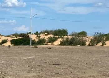 Prefeitura de Casa Nova segue ampliando a área do estacionamento construído em terreno privado. - Foto: Reprodução