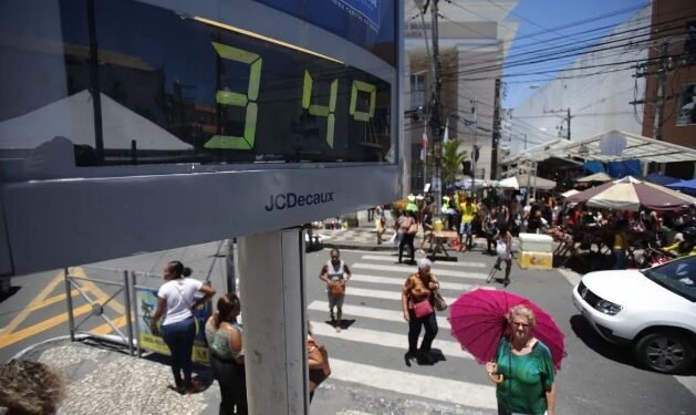 Mês foi marcado por chuva abaixo do esperado e bastante calor em Salvador - Foto: Raul Spinassé | Ag. A Tarde