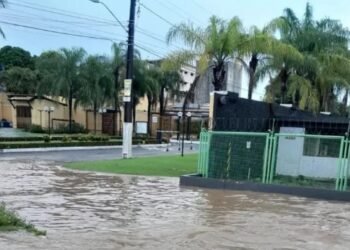 Lauro de Freitas é atingida por fortes temporais nesta quarta-feira - Foto: Reprodução