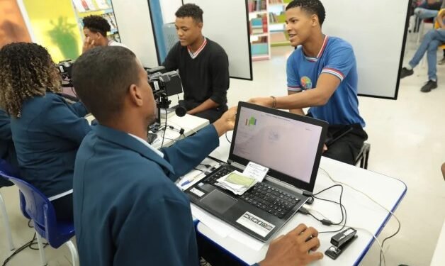 O voto é obrigatório para eleitores alfabetizados com idade entre 18 e 70 anos - Foto: Claudionor Jr | SEC Bahia