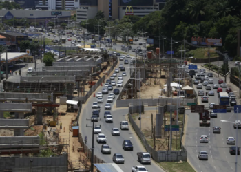 Avenida Antônio Carlos Magalhães, em Salvador - Foto: Joá Souza I Ag. A TARDE