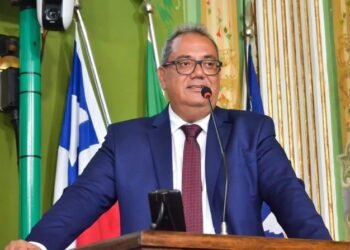 Para o autor da lei, vereador Carlos Muniz (PSDB), a cobrança das sacolas é uma alternativa "gananciosa" - Foto: Divulgação