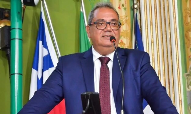 Para o autor da lei, vereador Carlos Muniz (PSDB), a cobrança das sacolas é uma alternativa "gananciosa" - Foto: Divulgação