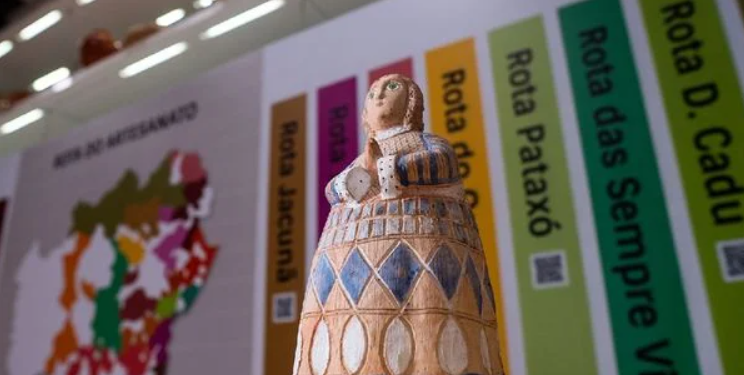 Inspirado na expressão "Fé na Bahia", o FENABA vai promover o intercâmbio entre mais de 200 artesãs e artesãos das 20 Rotas do Artesanato da Bahia Crédito: Agência Dudes/Divulgação