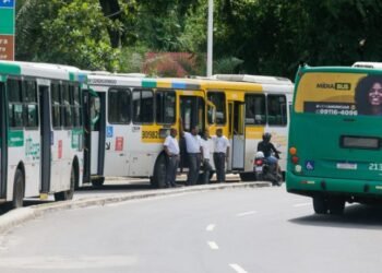 Ônibus Crédito: Arisson Marinho/CORREIO