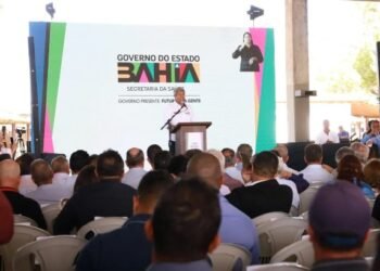 “É justo que quem paga o serviço tem que reclamar quando ele não atende a sua demanda", disse o governador sobre o plano - Foto: Joá Souza/GOVBA