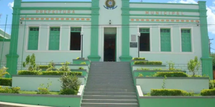 Segundo a prefeitura, empresa ainda não iniciou as obras de reparos gerais do hospital e não recebeu nenhuma quantia do município referente ao contrato - Foto: Reprodução / Pref. Riacho de Santana