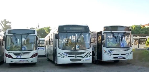 Ônibus da Região Metropolitana de Salvador — Foto: Reprodução/TV Bahia