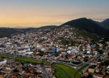 Município de Jacobina terá shows de Amado Batista, Thiago Aquino e Luan Estilizado são alguns dos nomes que se apresentam na festa para Santo Antônio. Foto: Prefeitura de Jacobina
