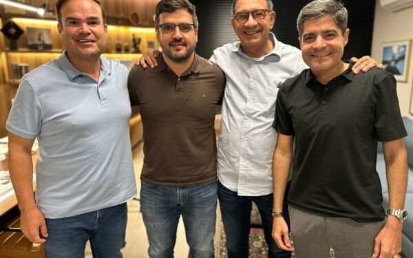 ACM Neto se reúne com Jabes e Valderico e confirma união em Ilhéus
