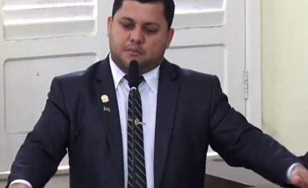 Justiça Eleitoral determina ao Facebook exclusão de perfil contra Rone da Pescan