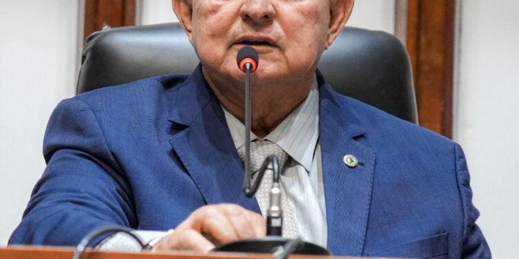 Adolfo Menezes ajuíza queixa-crime contra prefeito de Brumado