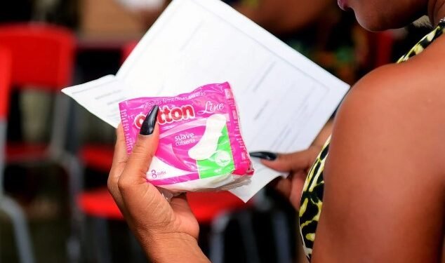 Distribuição de absorvente Crédito: Jefferson Peixoto/ Secom