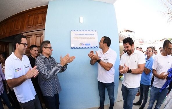 Prefeito inaugura reforma e ampliação da escola Hercília Moreira