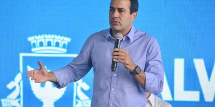 Às vésperas de pleito, prefeito intensifica entregas e faz balanço da gestão