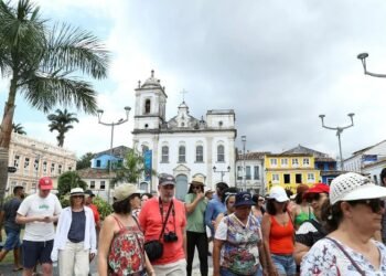 Média de permanência dos turistas em Salvador sobe para 7