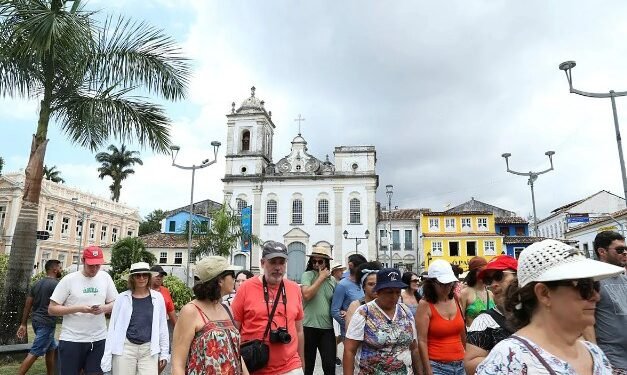 Média de permanência dos turistas em Salvador sobe para 7