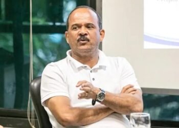 Avião que transportava prefeito apresenta falha na turbina