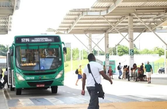 Ônibus voltam a circular no Terminal Águas Claras