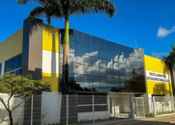 Madre de Deus entrega escola municipal totalmente requalificada