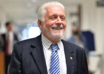 Jaques Wagner comemora início das obras do VLT: “motivo de orgulho”