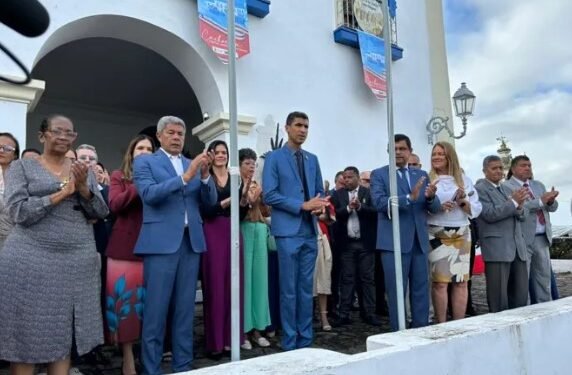 Cachoeira vira capital da Bahia em início de comemoração ao 2 de Julho