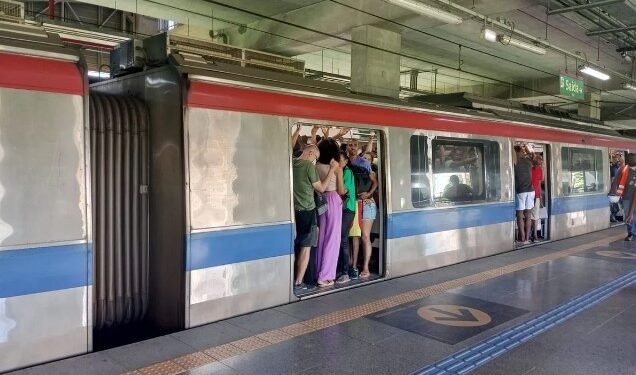 Linha 2 do metrô volta a funcionar normalmente após quatro horas de instabilidade