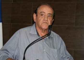 Prefeito de Nova Canaã é vaiado durante evento