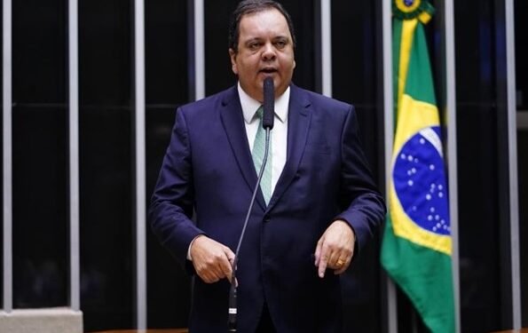 Deputados turbinam prefeituras de parentes com emendas