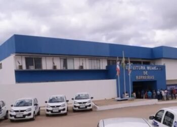 Investigada por irregulares, Barreiras publica nova contratação