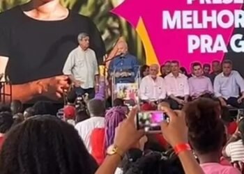 Colbert recebe ‘chuva de vaias’ em evento com Lula