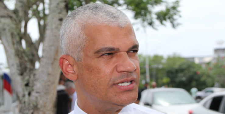 Deputado propõe Embasa a reparar danos em obras