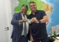 Antônio Brito recebe medalha ‘imbrochável’ de Bolsonaro