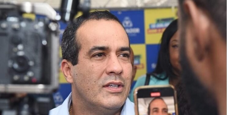 Prefeito rebate críticas e cobra mais verbas para cultura